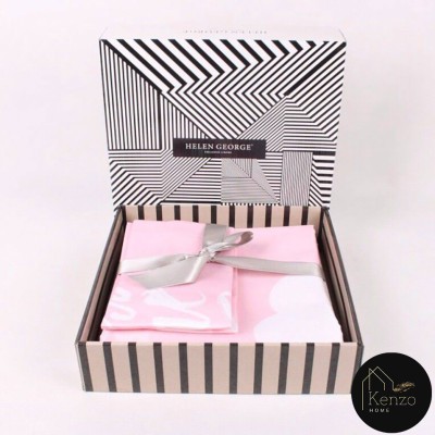 کالای خواب|روتختی کاوری ساتن اکسکلوسیو نوزادی هلن جورج HELEN GEORGE مدل: KISS ME PEMBE کالای خواب|روتختی کاوری ساتن اکسکلوسیو نوزادی هلن جورج HELEN GEORGE مدل: KISS ME PEMBE